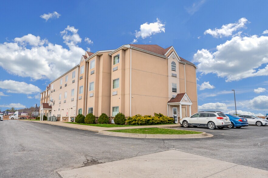 More Photos Of 20 Southland Dr, Fairmont Hotel For Sale