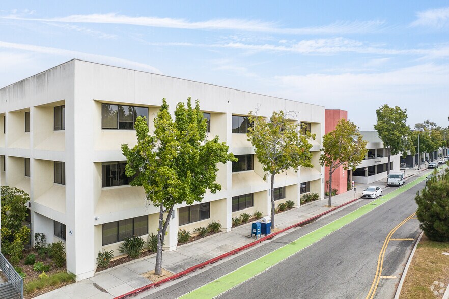 Primary Photo Of 2601 Ocean Park Blvd, Santa Monica Loft Creative Space For Lease