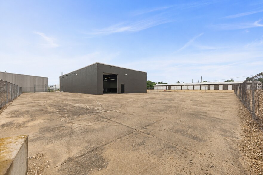 More Photos Of 103 Quarry Rd, Rochelle Warehouse For Sale