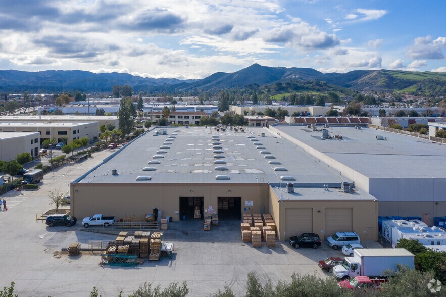 More Photos Of 45 W Easy St, Simi Valley Warehouse For Lease