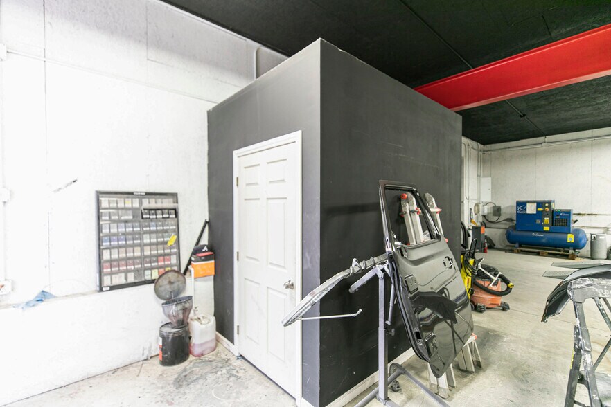 More Photos Of 4605–4619 W Pico Boulevard, Los Angeles Auto Repair For Sale