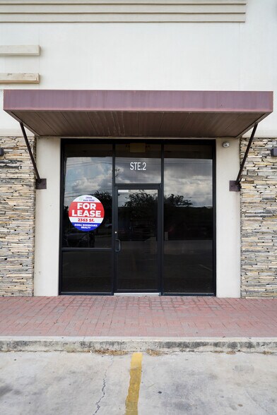 More Photos Of 2801 W University Dr, Edinburg Storefront For Lease