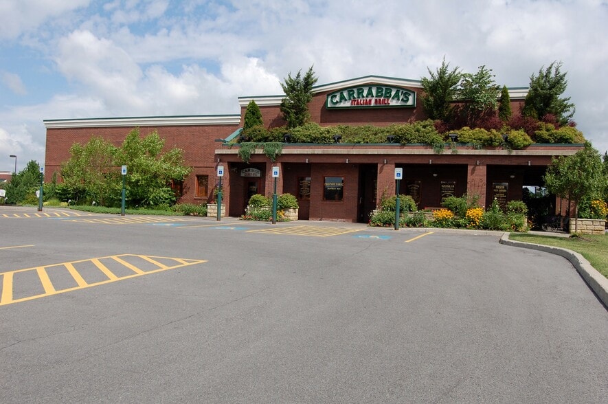 More Photos Of 340 Towne Dr, Fayetteville Unknown For Lease