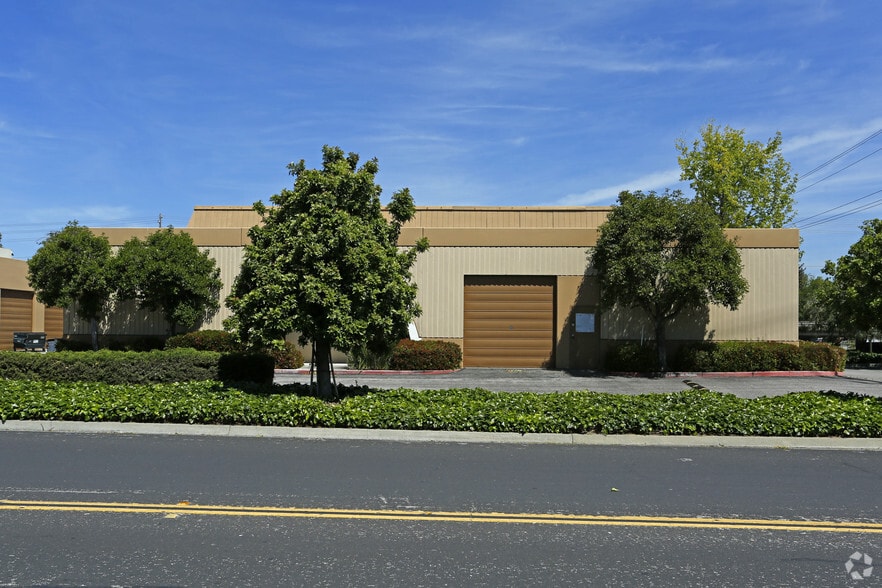More Photos Of 3030-3090 Lawrence Expy, Santa Clara Warehouse For Lease