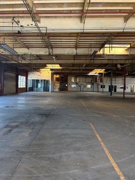 More Photos Of 14105 S Avalon Blvd, Los Angeles Industrial For Sale