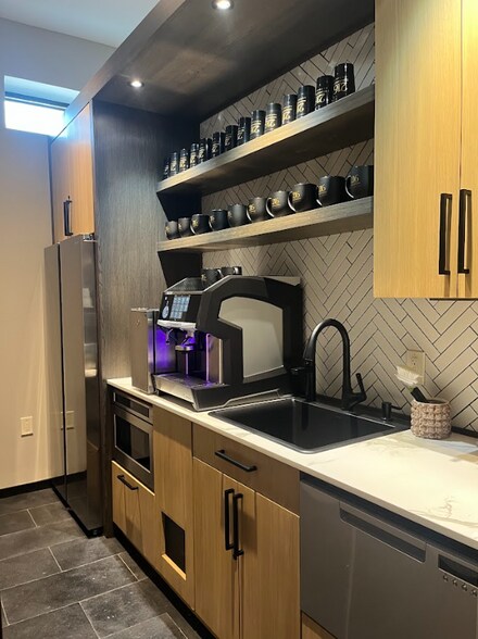 More Photos Of 216 E Cherokee Ave, Cartersville Coworking Space