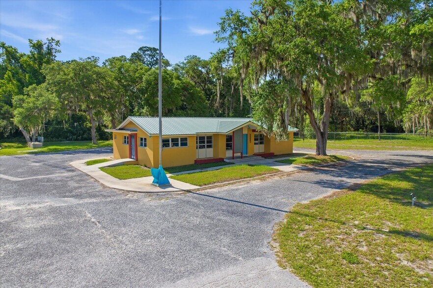 More Photos Of 18150 SE 72 Ave, Inglis Office For Sale