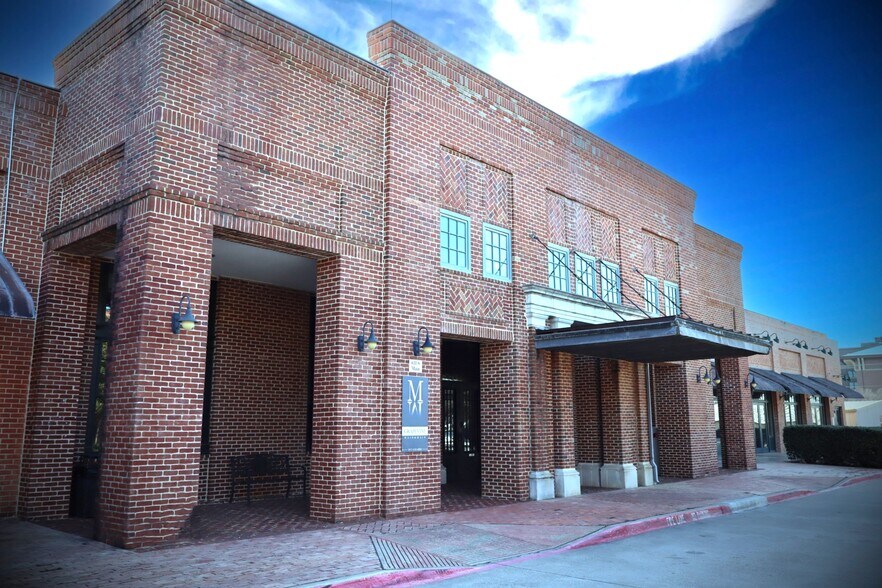 Primary Photo Of 611 S Main St, Grapevine Office For Lease