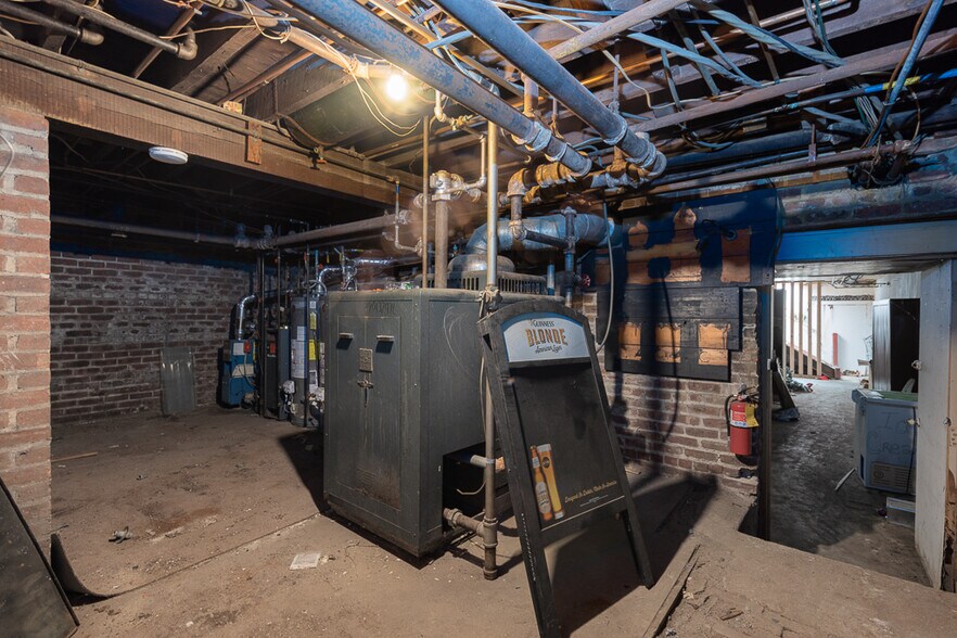 More Photos Of 7 New Main St, Haverstraw Storefront Retail Residential For Lease