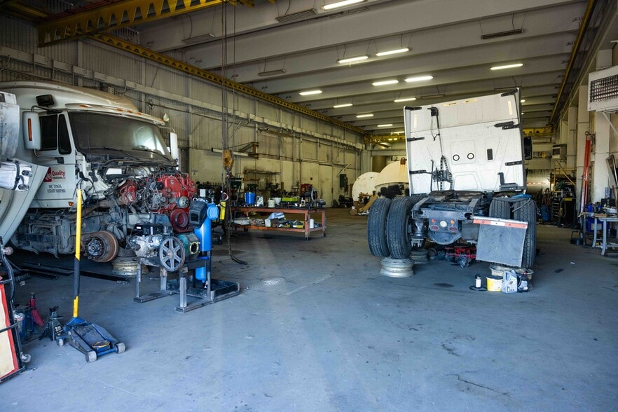 More Photos Of 1825-1841 E Jefferson St, Phoenix Warehouse For Sale