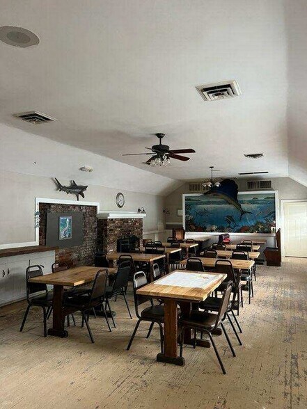 More Photos Of 508 W State St, Black Mountain General Retail For Sale