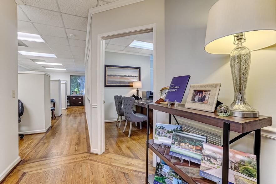 More Photos Of 5233 San Jose Blvd, Jacksonville Office Residential For Lease