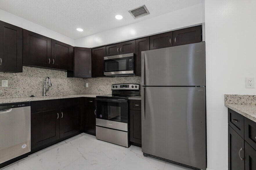 More Photos Of 10675-10687 Royal Palm Blvd, Coral Springs Apartments For Sale