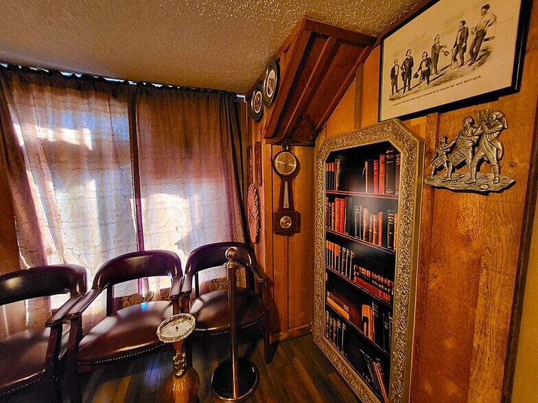 More Photos Of 1209 W 7th St, Joplin Office For Sale