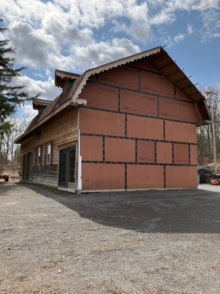 More Photos Of 2985 Mill Pl, Sauquoit Manufacturing For Sale