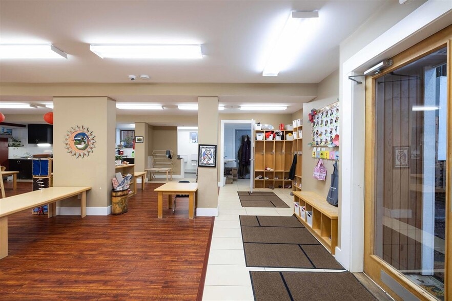 More Photos Of 4355 Granville St, Vancouver Schools For Sale