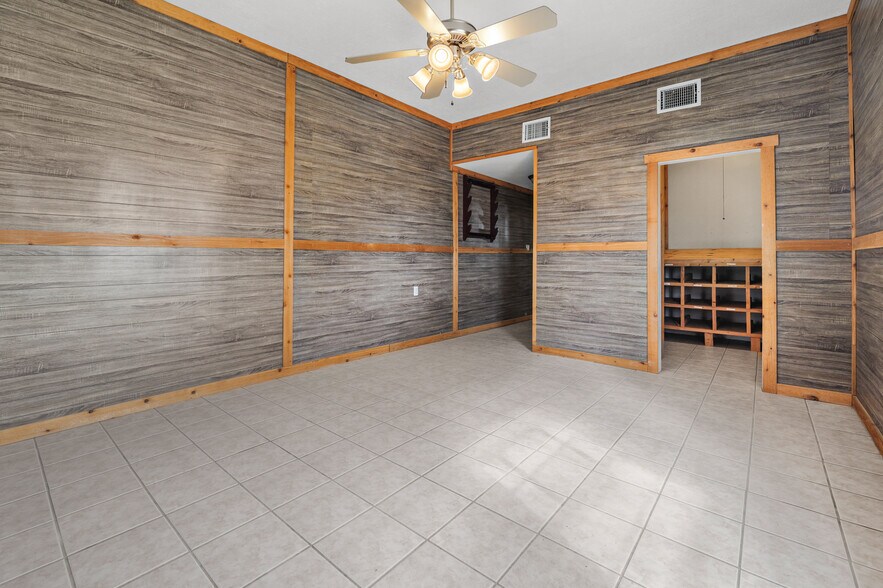 More Photos Of 2330 Schuwirth Rd, Converse Warehouse For Lease