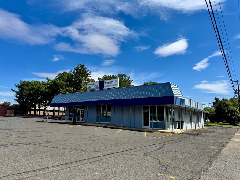 More Photos Of 905 S 2nd Ave, Walla Walla General Retail For Sale
