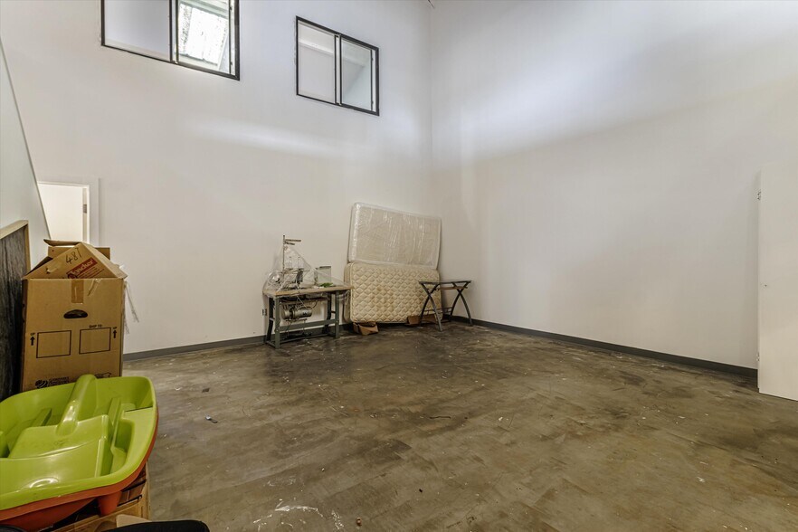 More Photos Of 1356 S 50th St, Richmond Warehouse For Sale