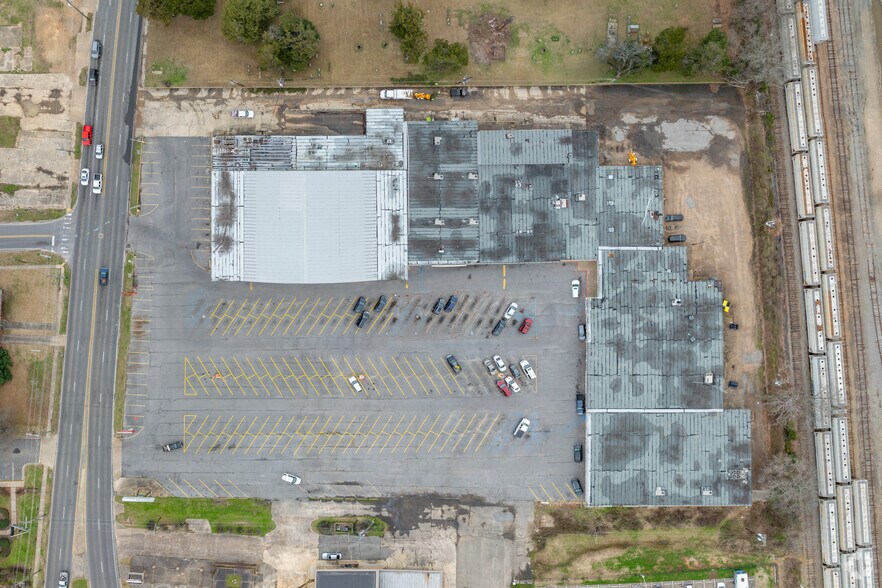 More Photos Of 544 N Washington, Bastrop General Retail For Sale