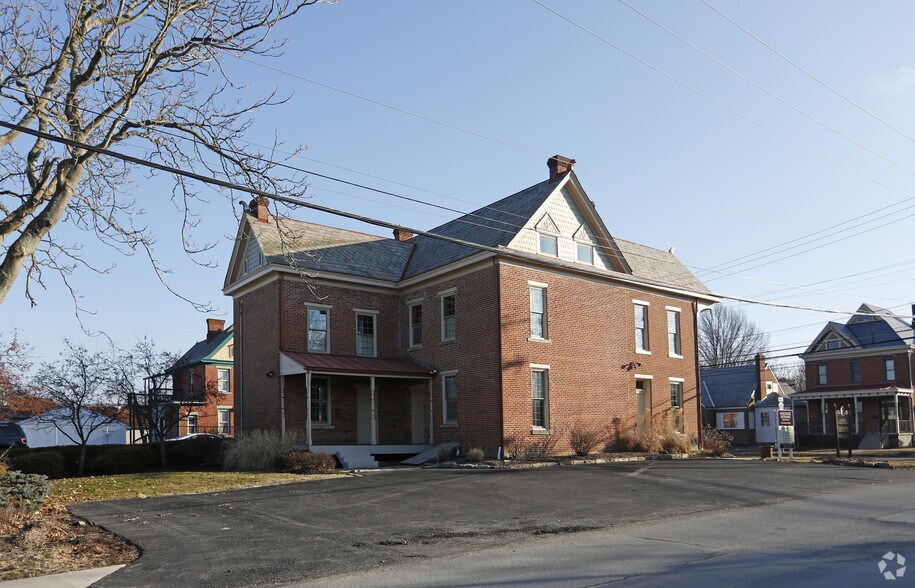 More Photos Of 323 S Main St, Zelienople Office Residential For Lease