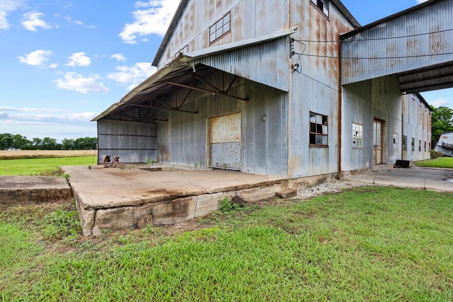 More Photos Of 4571 FM 68, Gober Specialty For Sale