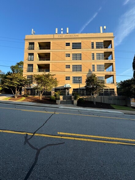 More Photos Of 494 Baxter St, Athens Office For Lease