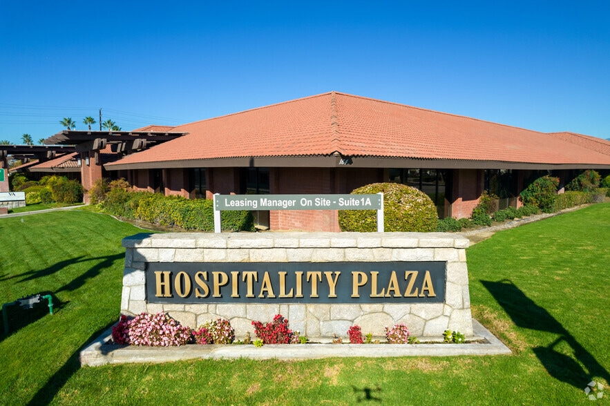 More Photos Of 164 W Hospitality Ln, San Bernardino Medical For Lease
