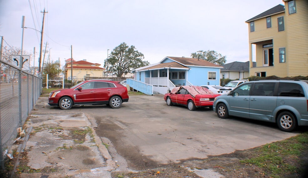 More Photos Of 3825 Harrisburg blvd, Houston Land For Sale