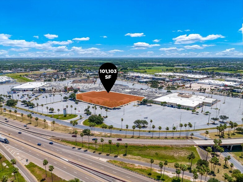 More Photos Of 2000 S Expressway 83, Harlingen Department Store For Lease