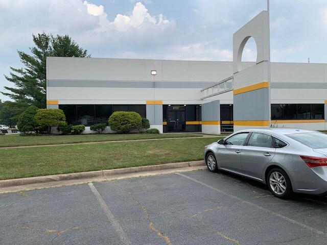 More Photos Of 8197 Euclid Ct, Manassas Park Warehouse For Lease