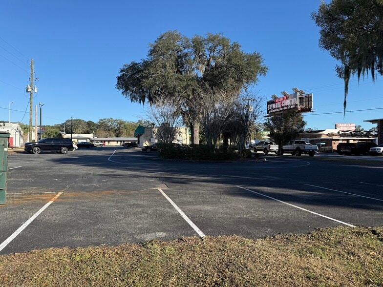 More Photos Of 1536 S Pine Ave, Ocala Fast Food For Lease