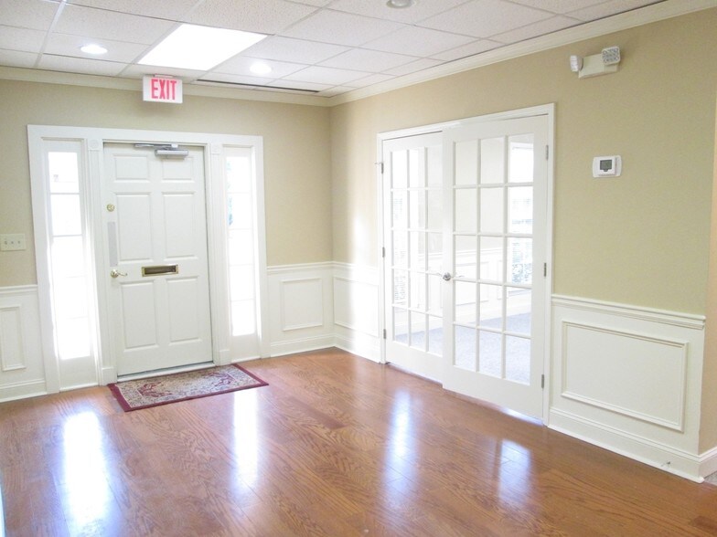 More Photos Of 3867 Holcomb Bridge Rd, Peachtree Corners Office For Lease