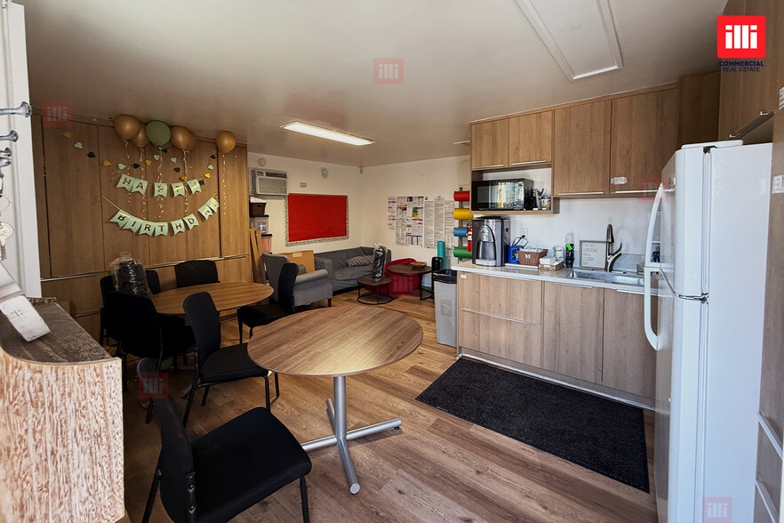 More Photos Of 7224 Woodley Ave, Van Nuys Daycare Center For Sale