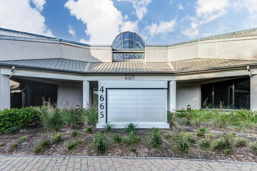 More Photos Of 4675 Sweetwater Blvd, Sugar Land Unknown For Lease
