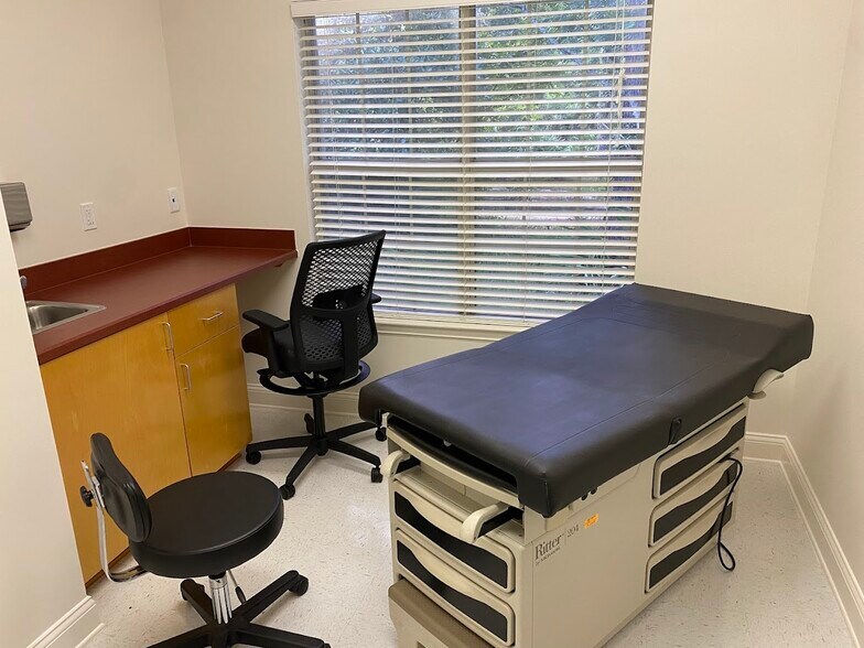 More Photos Of 4745 Sutton Park Ct, Jacksonville Office For Sale