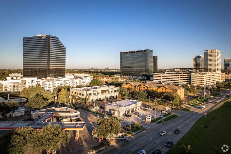 More Photos Of 2620 W Sam Houston Pky S, Houston Storefront For Sale