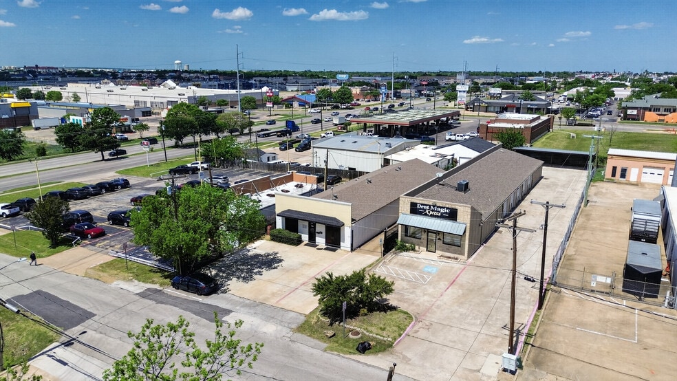 More Photos Of 3413 Herring Ave, Irving Funeral Home For Lease