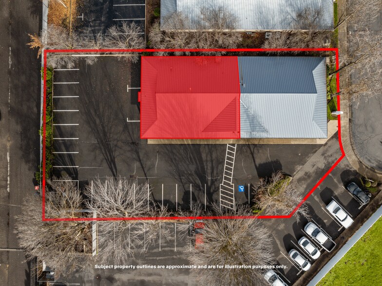 More Photos Of 925 Town Centre Dr, Medford Medical For Lease