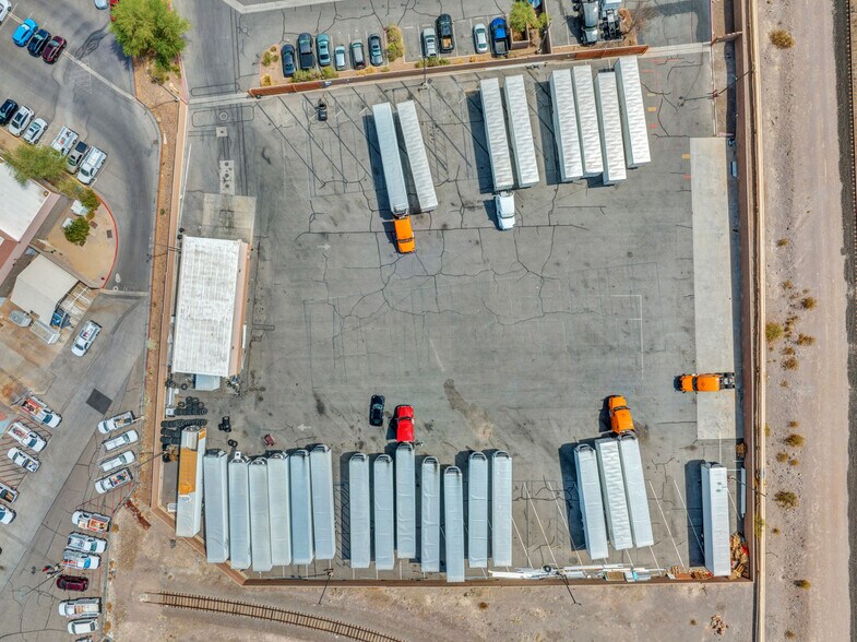 More Photos Of 60 Corporate Park Dr, Henderson Distribution For Lease