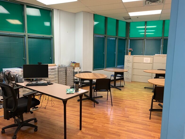 More Photos Of 27 W Pender St, Vancouver Apartments For Lease