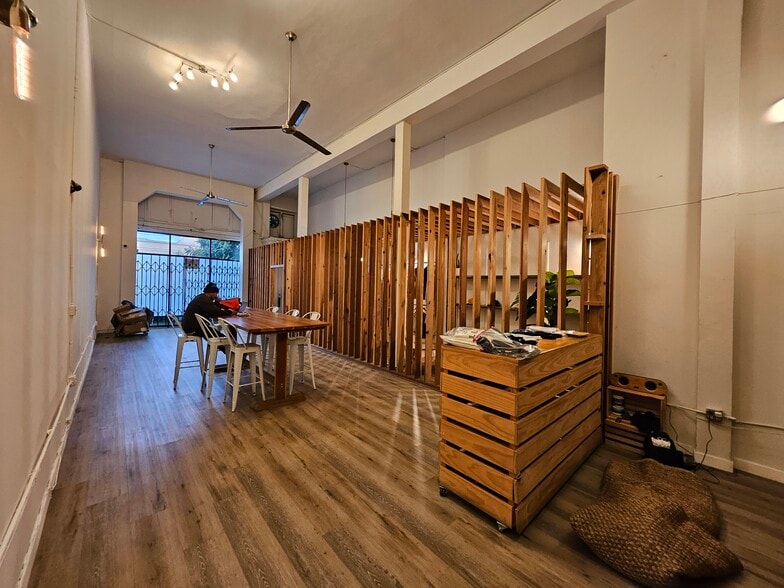 More Photos Of 3408 W Washington Blvd, Los Angeles Storefront Retail Office For Lease