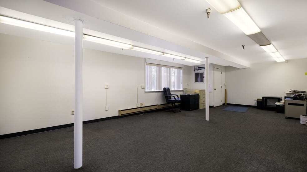 More Photos Of 4726 Blakiston St, Philadelphia Distribution For Sale