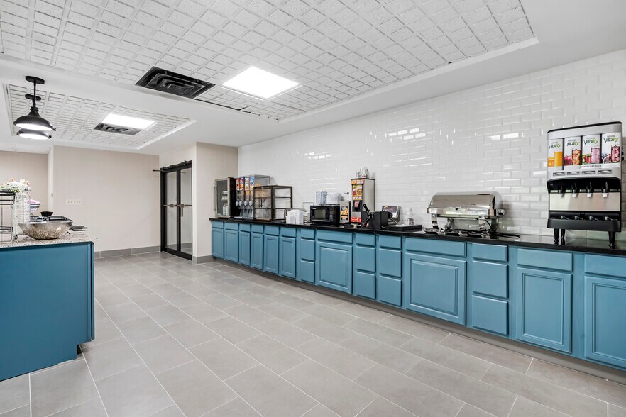 More Photos Of 1899 Winderly Ln, Pickerington Hotel For Sale