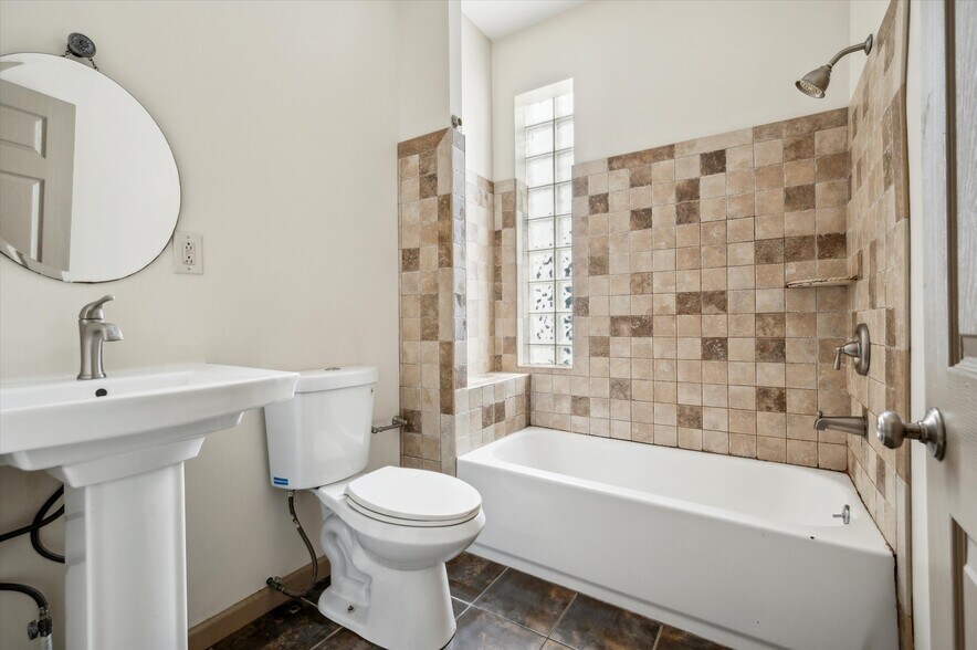 More Photos Of 1632 N Willington St, Philadelphia Office Residential For Lease