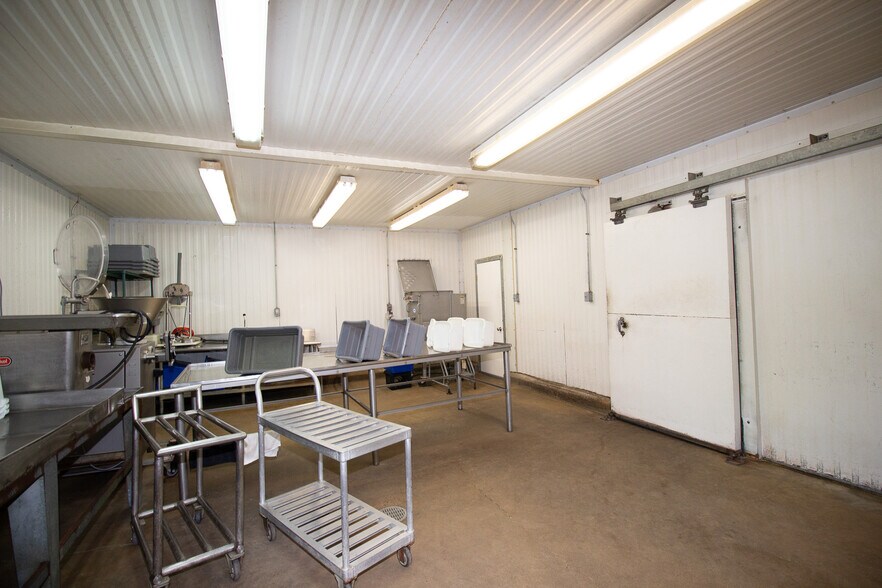 More Photos Of 47506 US-290 BUS, Hempstead Convenience Store For Sale