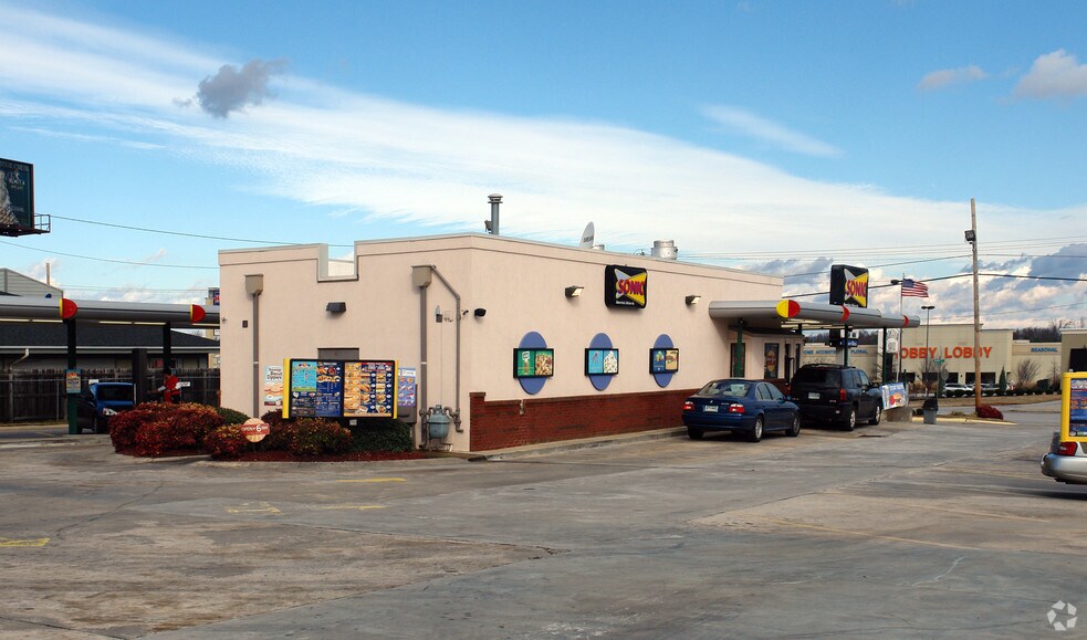 More Photos Of 1534 Woodruff Rd, Greenville Fast Food For Sale
