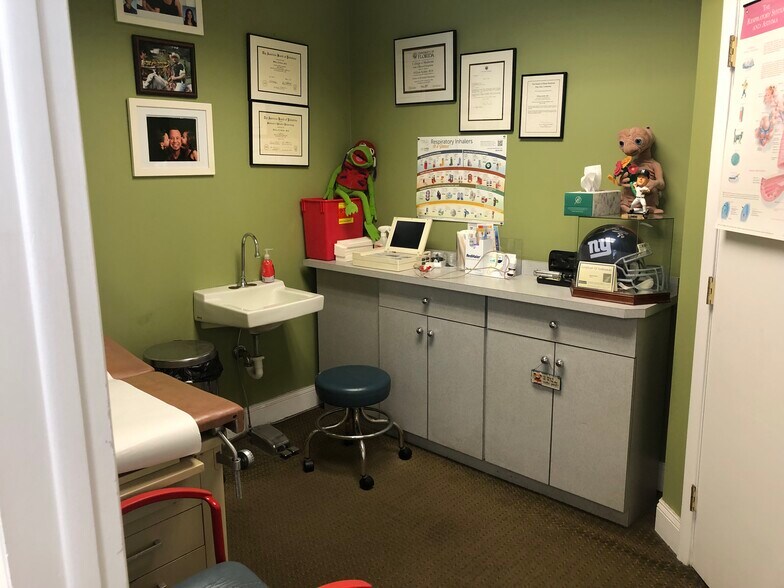 More Photos Of 48 Essex St, Millburn Medical For Lease