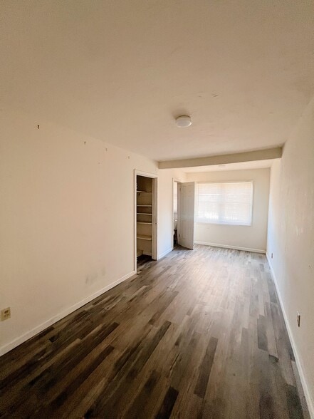 More Photos Of 921 Rivera Dr, Sacramento Apartments For Sale