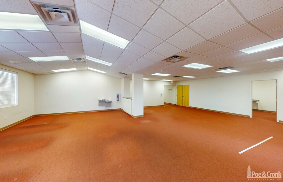 More Photos Of 825 Davis St, Blacksburg Medical For Lease